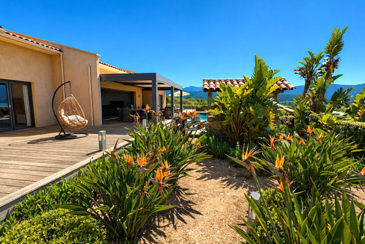 Magnifique Jardin à Sagone plage a pied, Villa de vacance