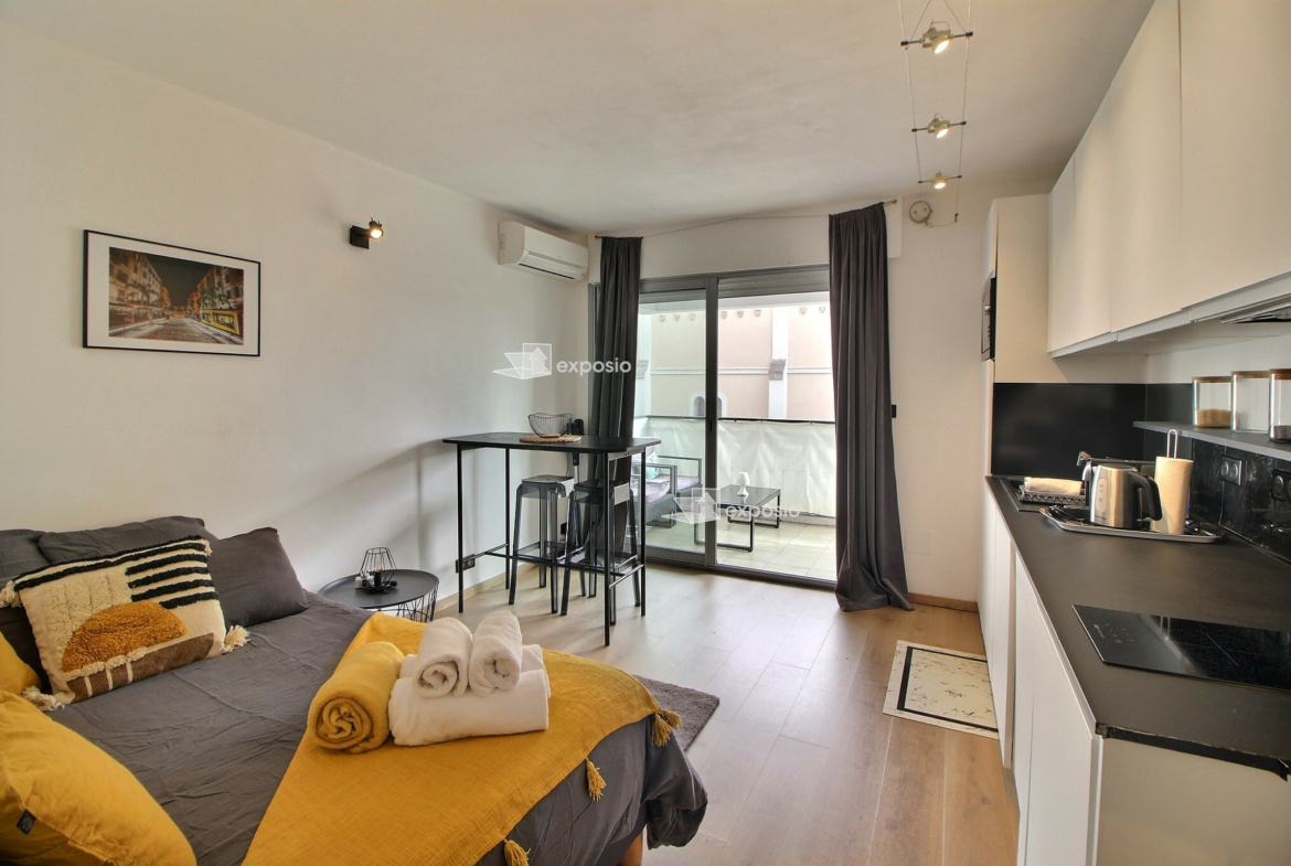 séjour cuisine équipée