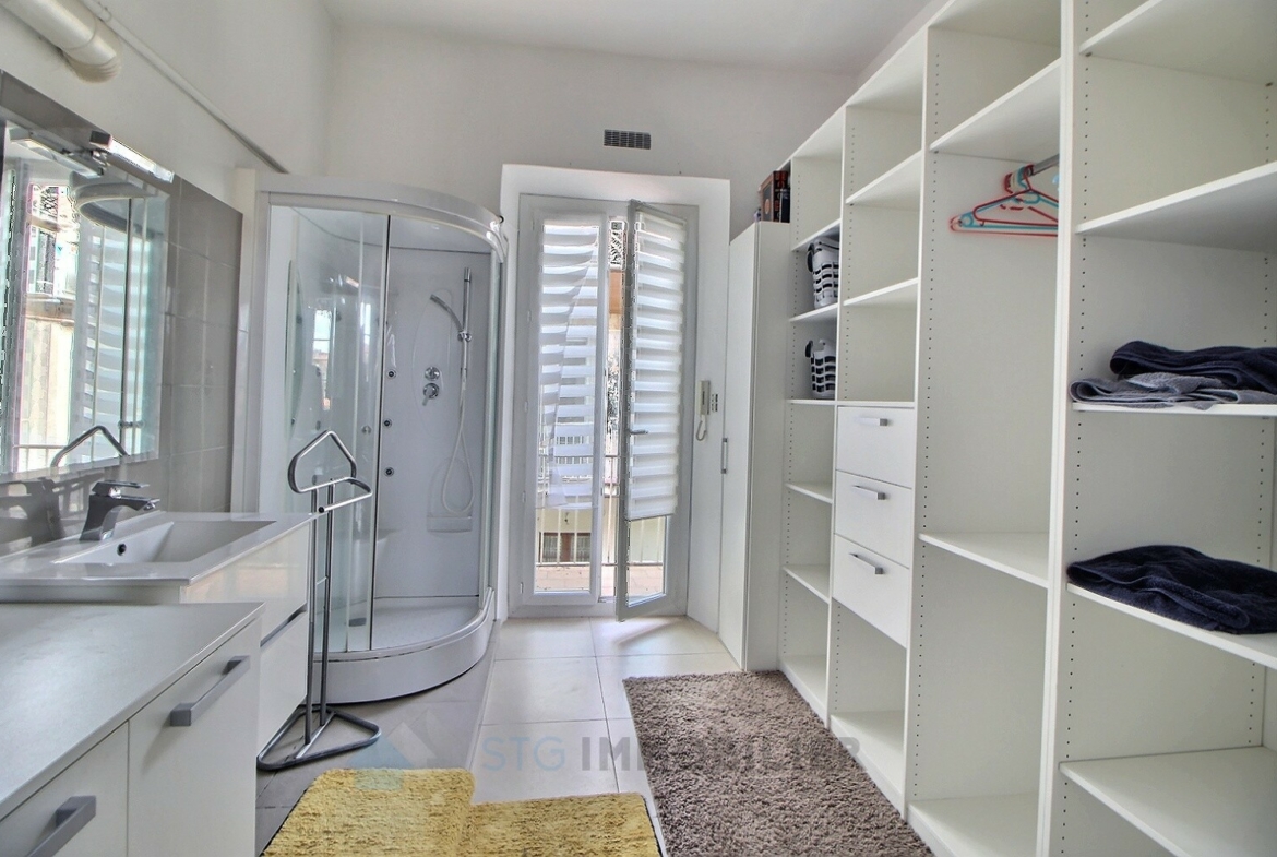 salle d'eau appartement f5 centre ville ajaccio