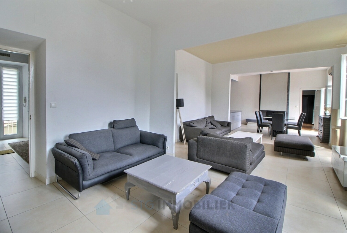 séjour salon appartement centre ville ajaccio