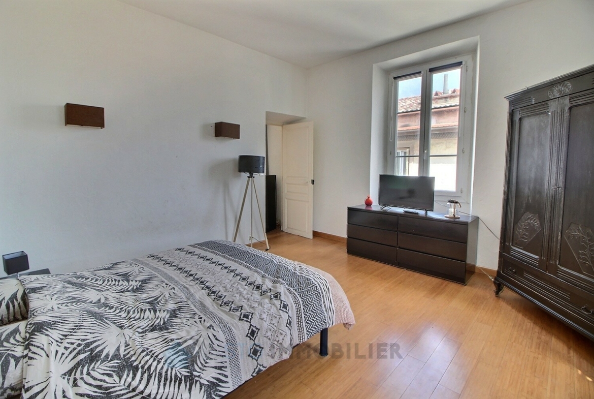 chambre à coucher appartement f5 centre ville ajaccio