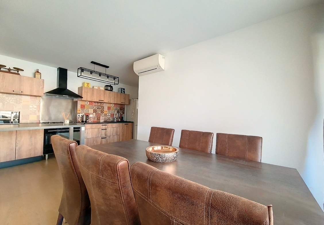 original-A76C324E-B14F-47D4-9A8B-C46F4A1C2365