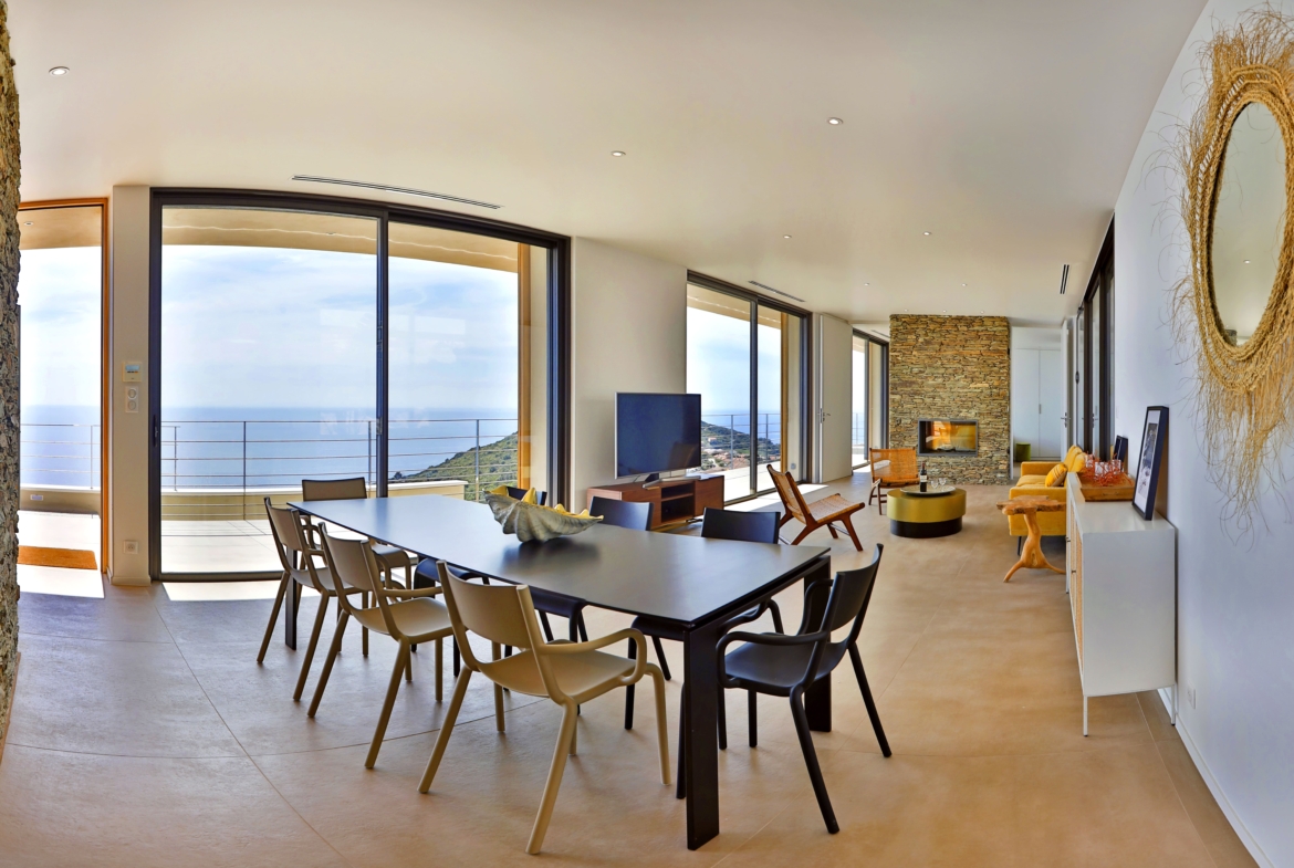 50_19.04_VILLA_CARGESE