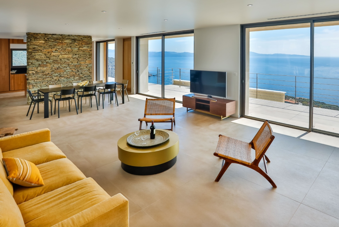 53_19.04_VILLA_CARGESE