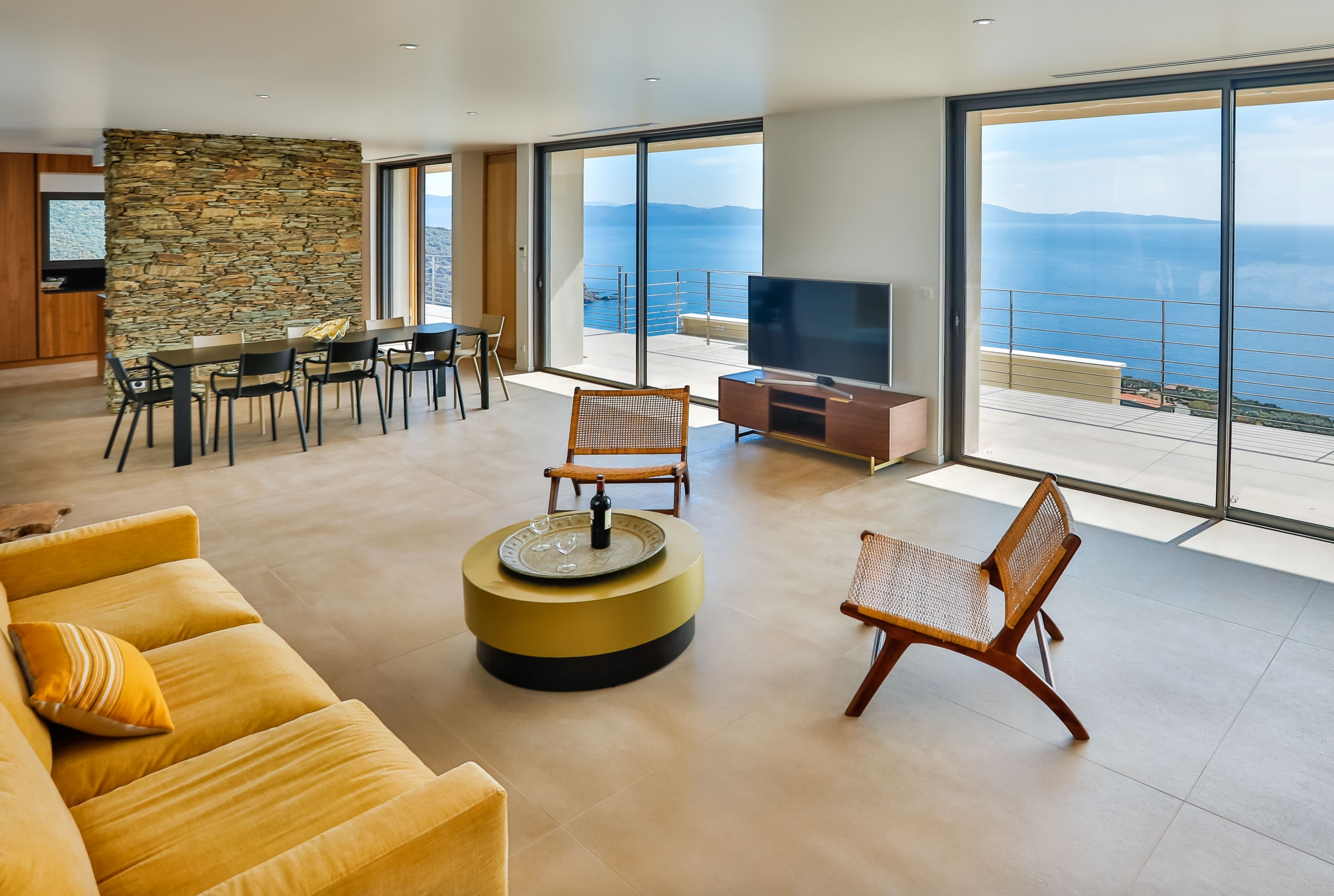 53_19.04_VILLA_CARGESE