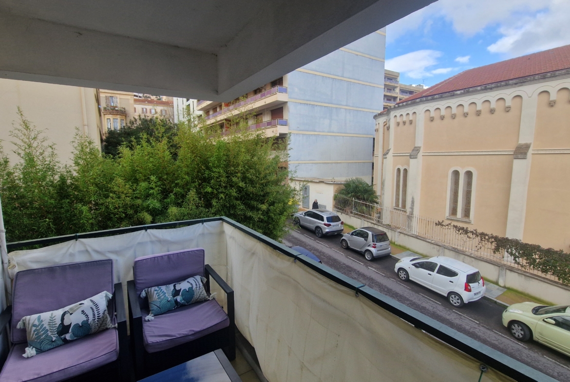 a vendre studio avec terrasse centre ville ajaccio