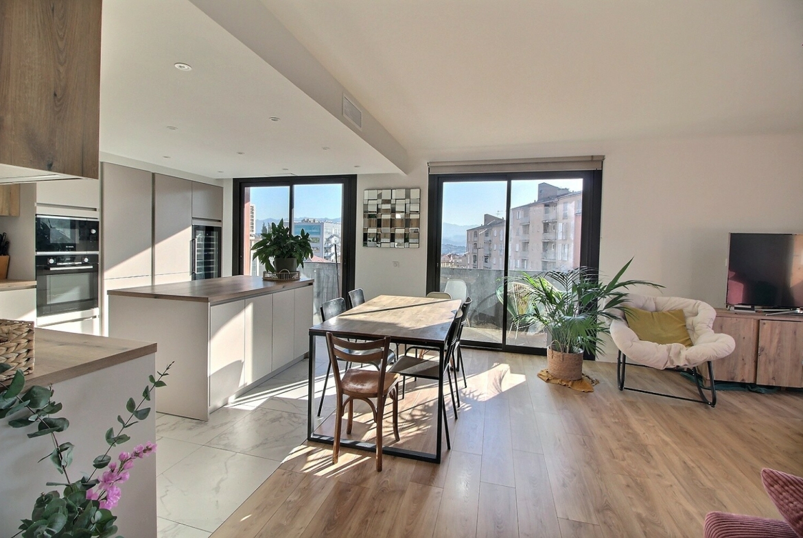 séjour cuisine équipée