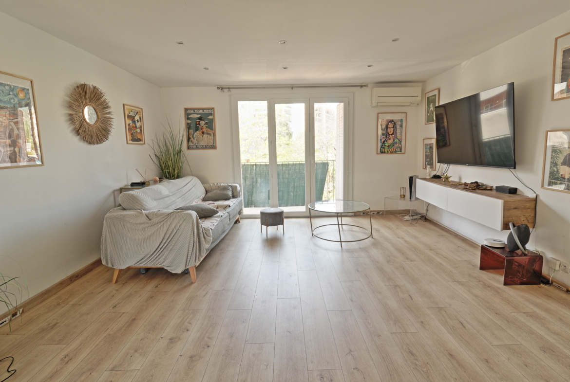 sALON APPARTEMENT A VENDRE A AJACCIO