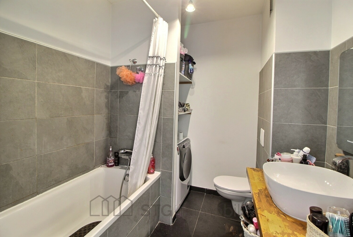 salle de bains appartement f2 ajaccio