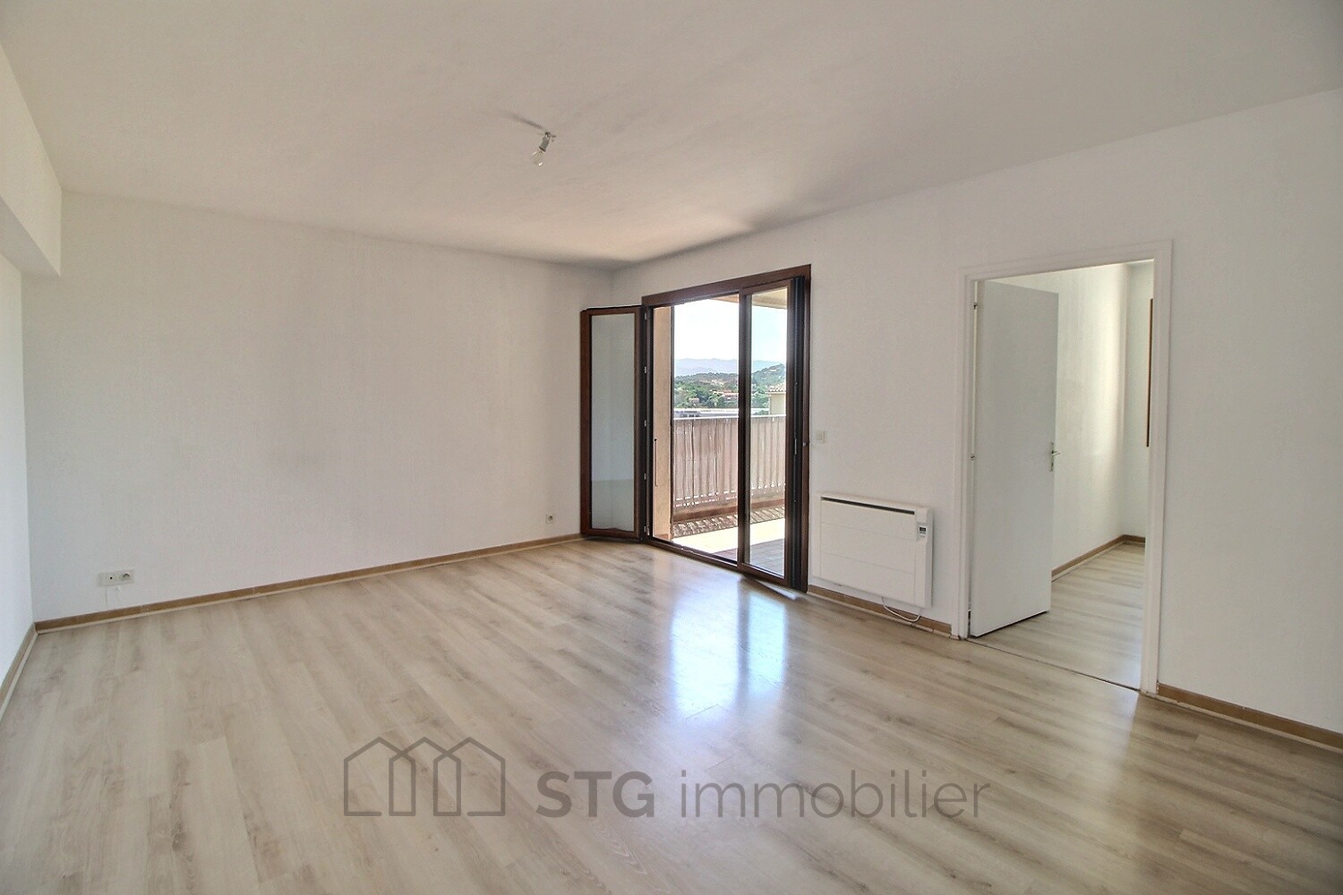 salon F5 logis de l'Aqueduc appartement ajaccio