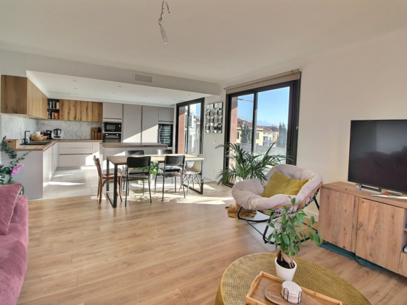 A vendre appartement F4 lycée Laetita