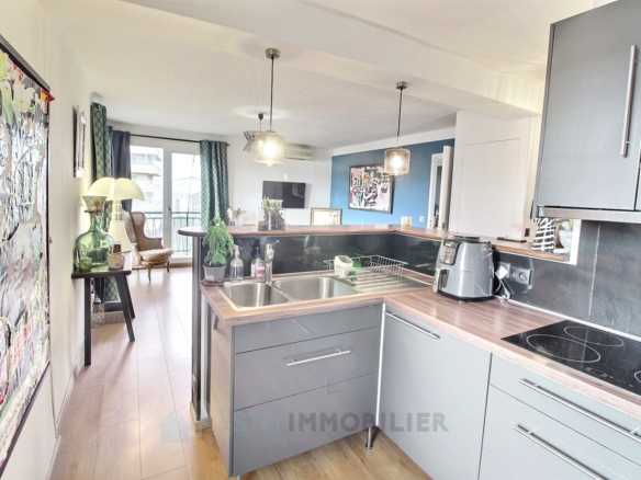 Vente T2 sur les hauteurs d’Ajaccio vue mer