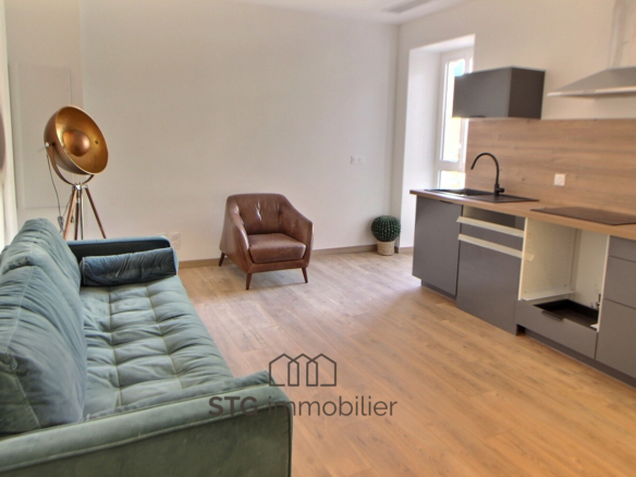 EXCLUSIVITÉ – Vente T2 rénové en centre ville d’Ajaccio