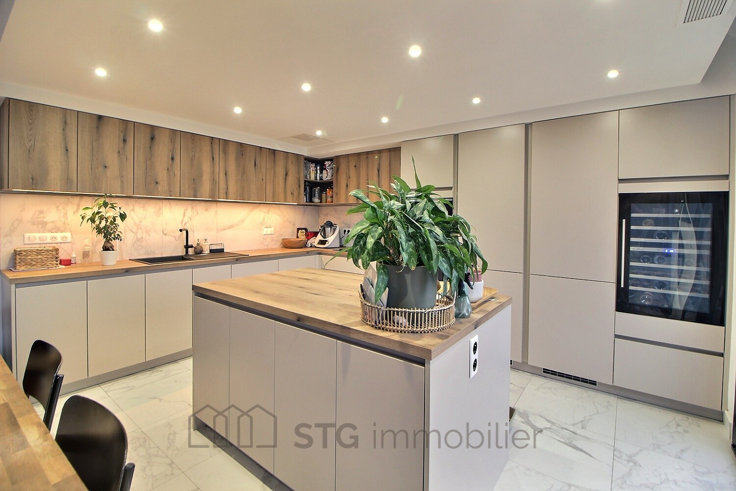 A vendre appartement F4 lycée Laetita