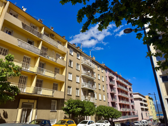 Exclusivité vente appartement F1 centre-ville Ajaccio