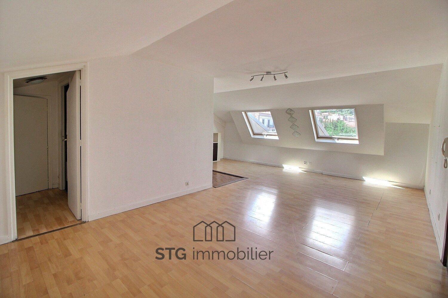 VENTE STUDIO DIAMANT 3 DERNIER ÉTAGE AJACCIO