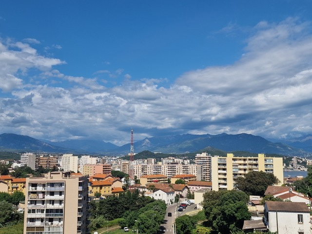 640