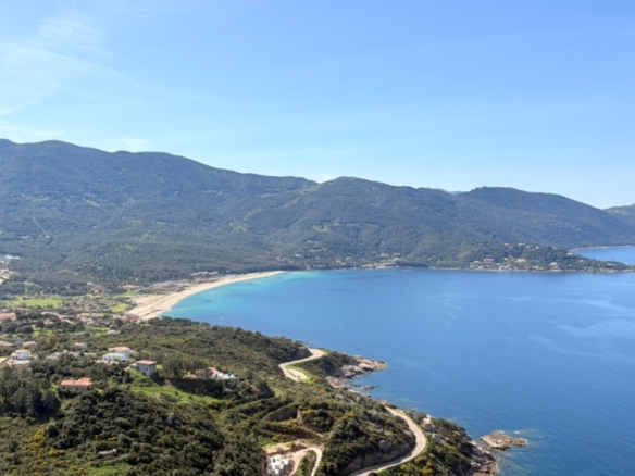 Acheter un bien immobilier en Corse : guide 2026