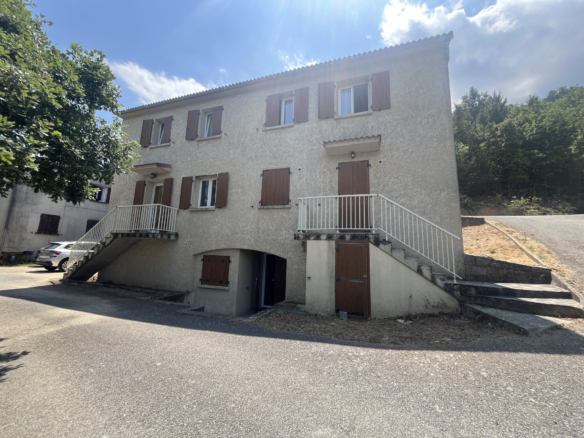 Immeuble de rapport à vendre à Saint-Pierre-de-Venaco, proche Corte – STG Immobilier