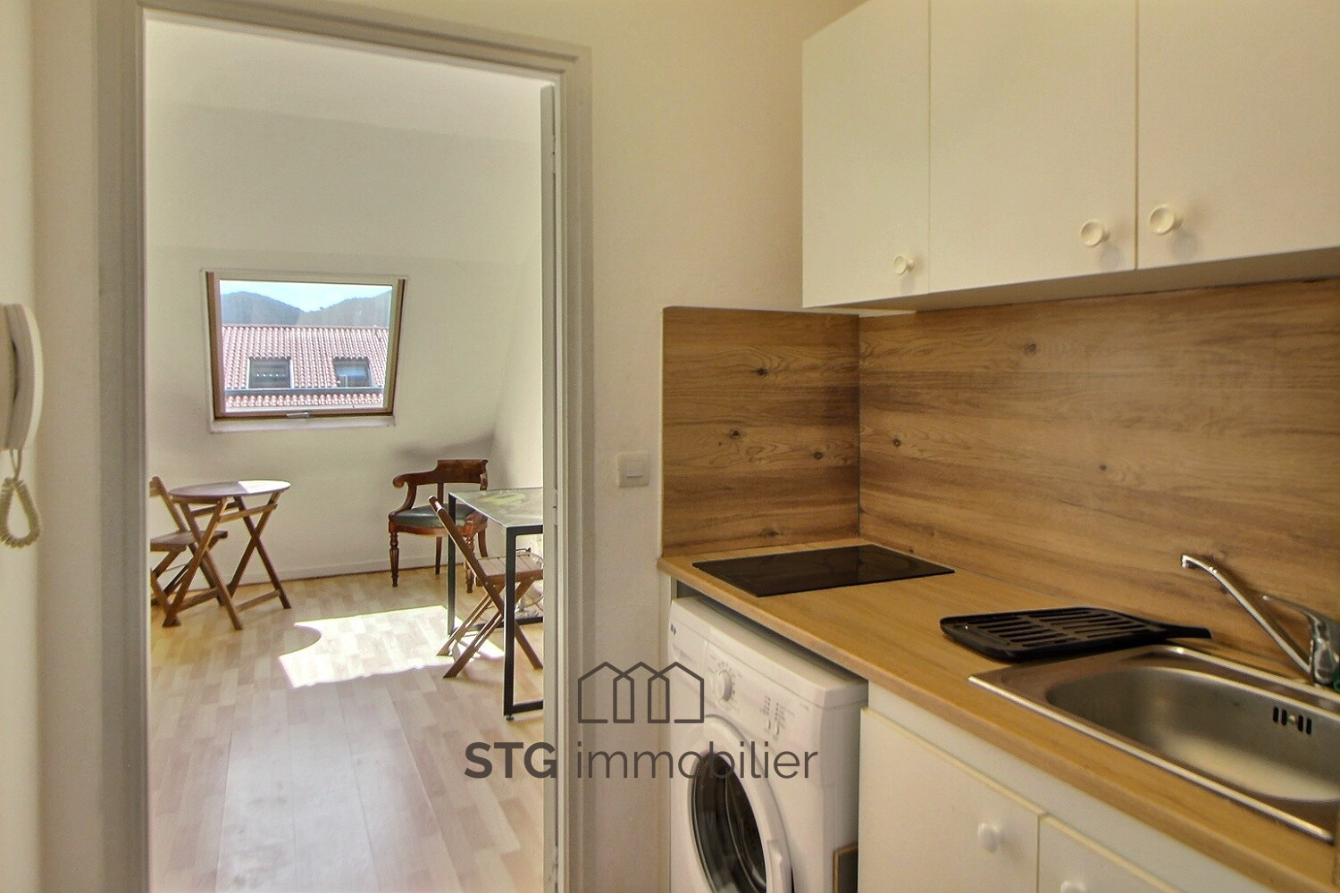 Studio à vendre en hyper-centre d'Ajaccio, place du Diamant – STG Immobilier