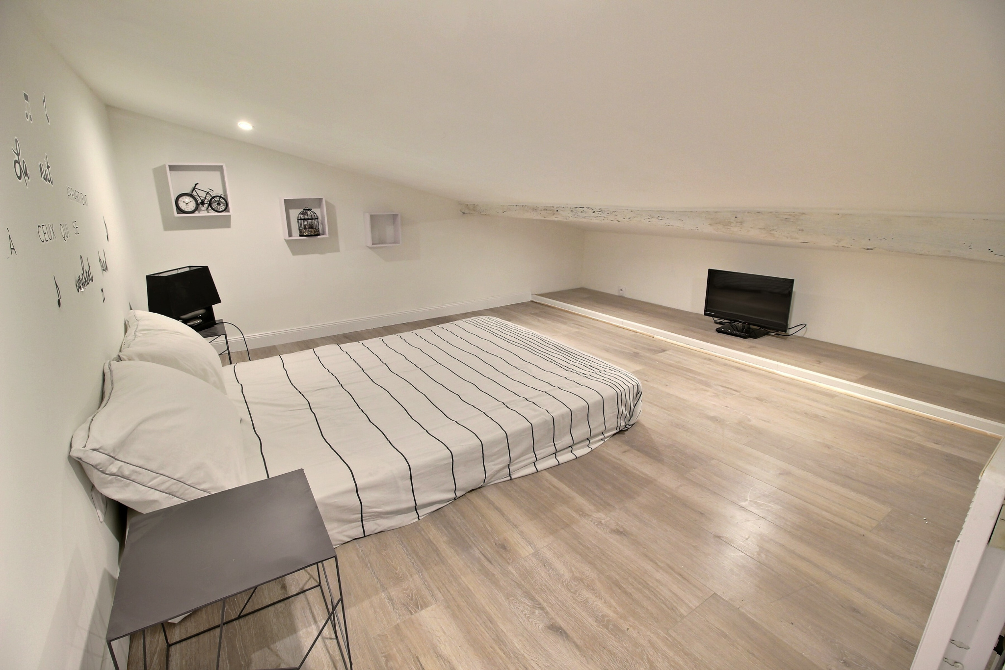 Location studio meublé avec coin nuit – Rue fesch à Ajaccio