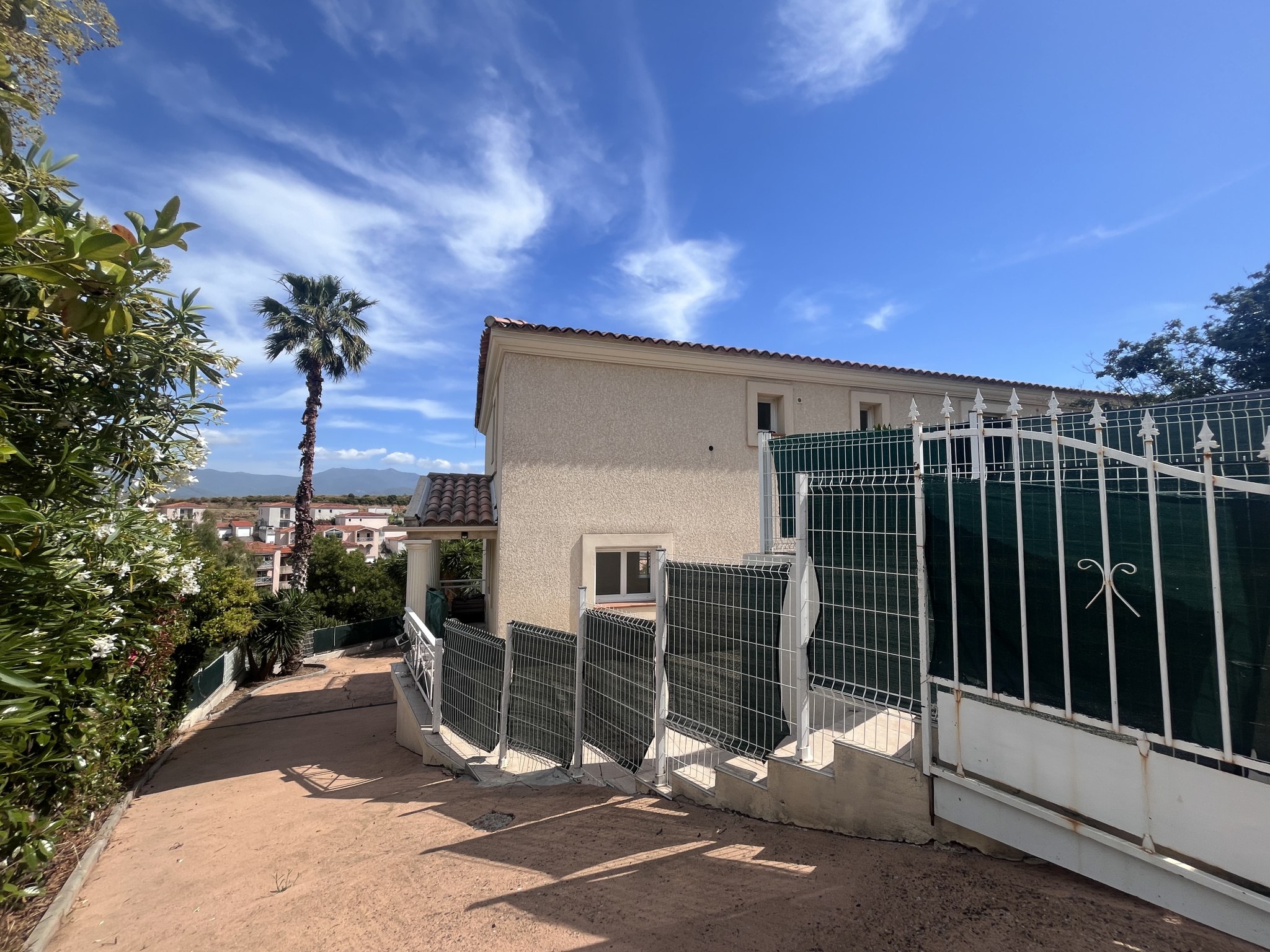 Vente maison T4 en duplex + T3 indépendant Vazzio