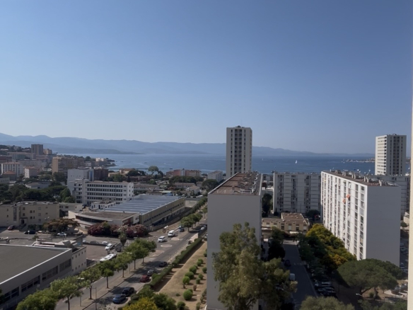 Appartement T4 vue mer à vendre à Ajaccio, entrée de ville – STG Immobilier