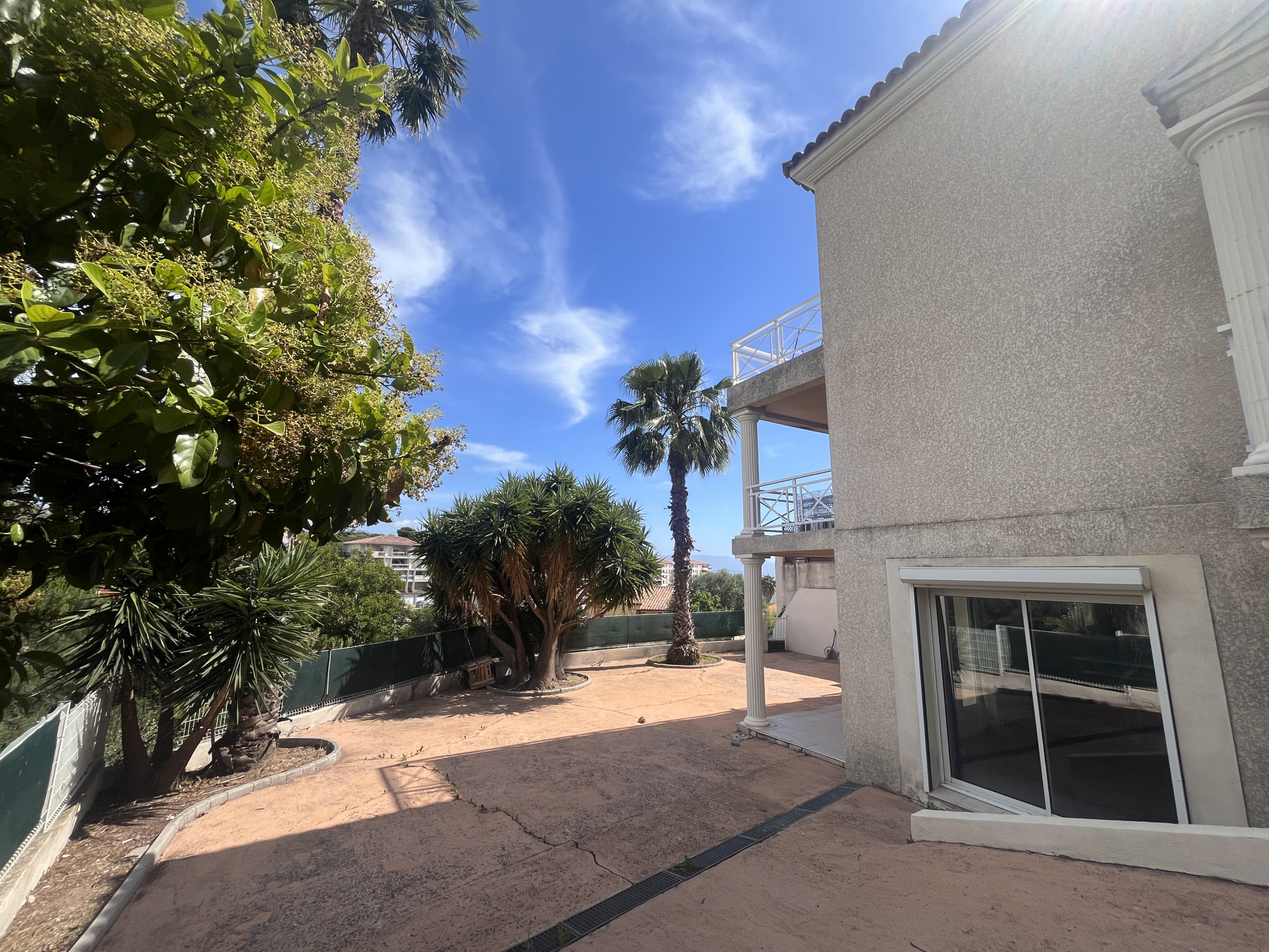 Vente maison T4 en duplex + T3 indépendant Vazzio