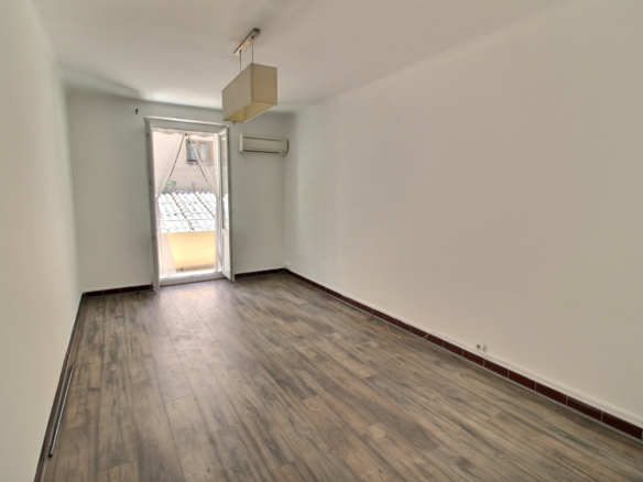 Location appartement 3 pièces   Avenue Beverini Vico à Ajacc