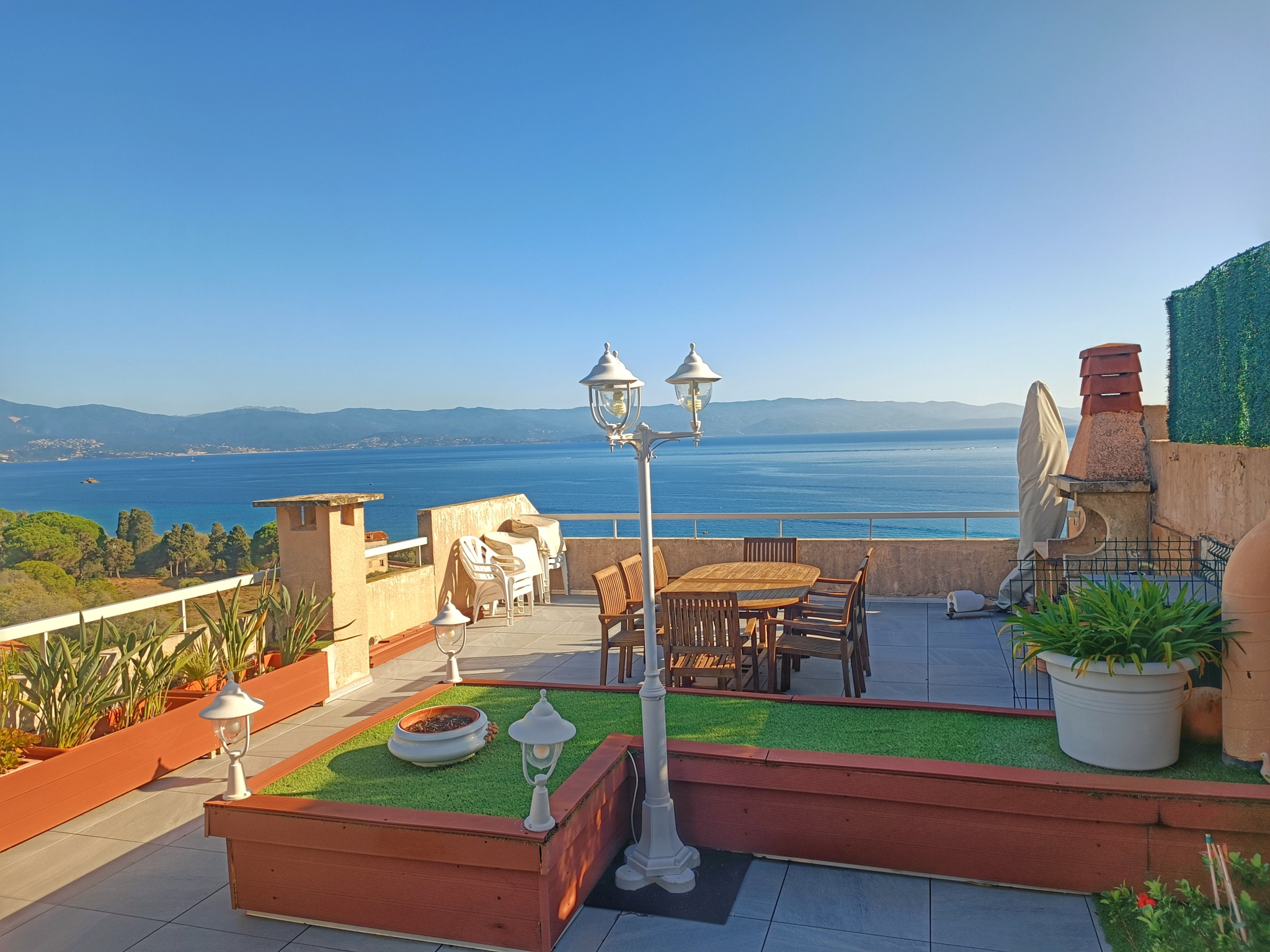 F4 toit terrasse barbicaja