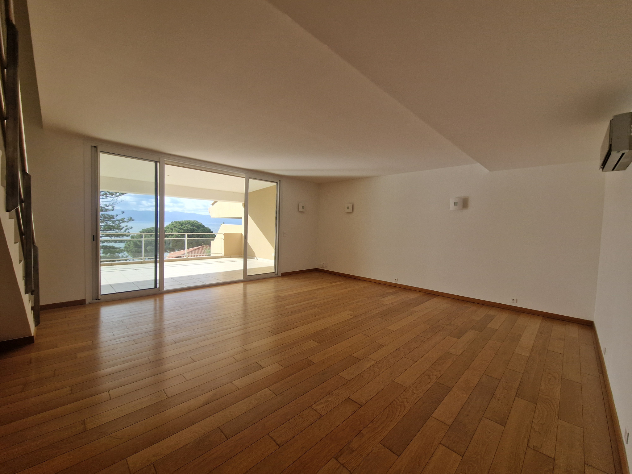 photo_72973b09e4f92fa0d043e3b12ec3054d-119154-0.jpg duplex sanguinaires vue mer