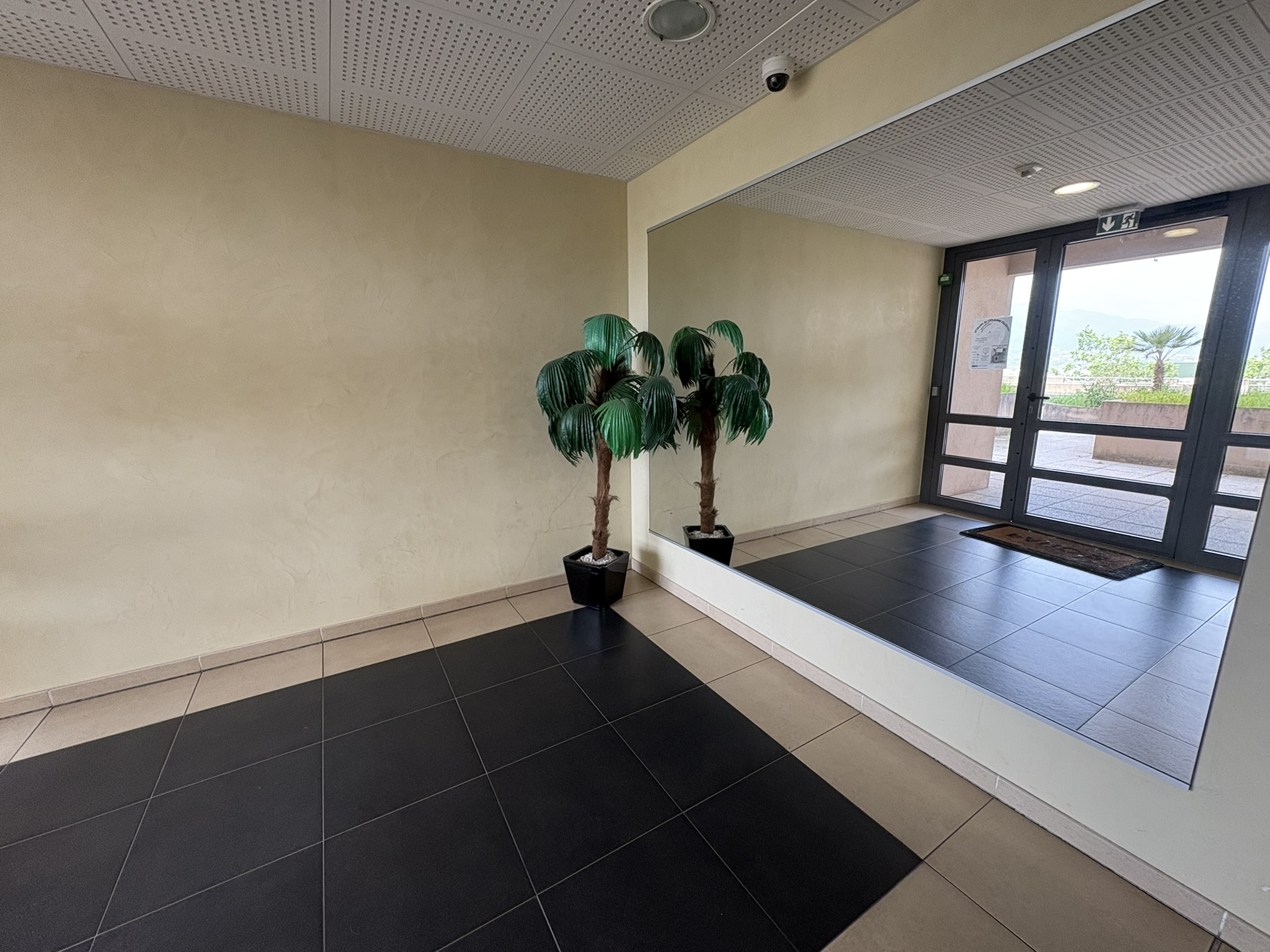 Vente F3 Sarrola balcon de 50m2