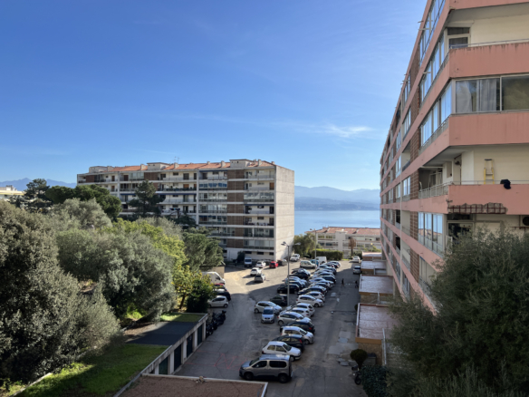 Exclusivité vente appartement F2 Haut du Parc Berthault
