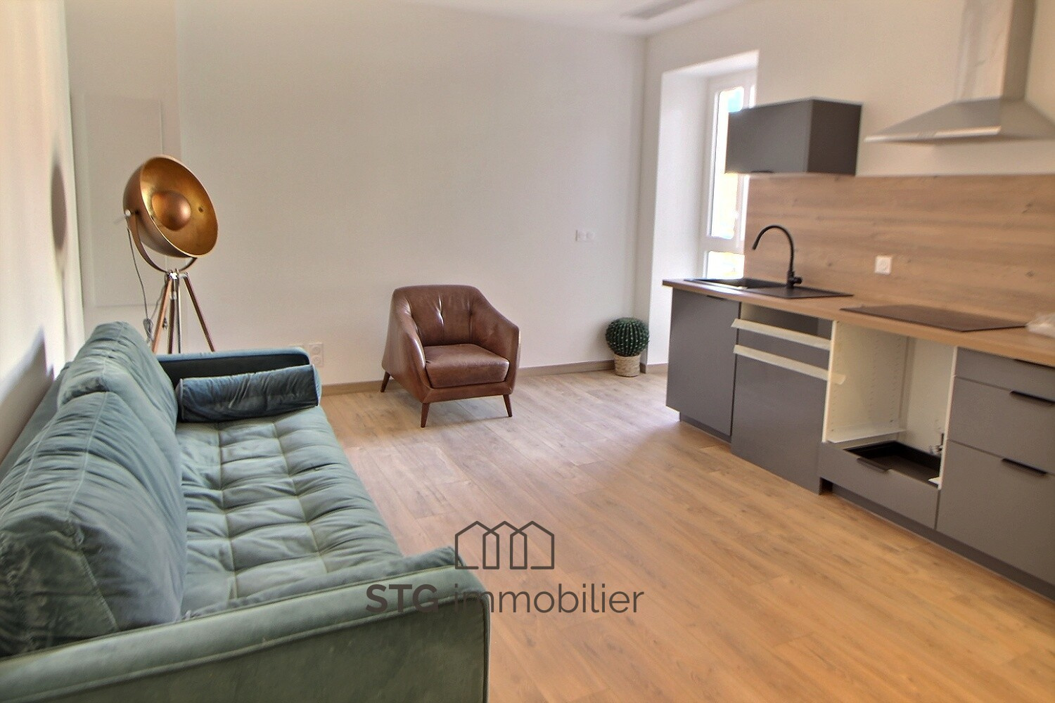 Appartement T2 rénové à vendre en centre-ville d'Ajaccio – STG Immobilier