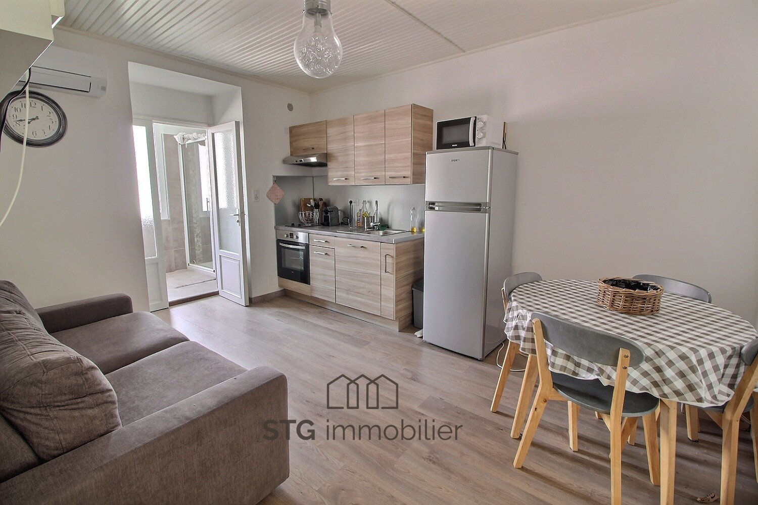 T3 meublé de 35 m² à louer Rue Fesch, centre-ville d'Ajaccio – STG Immobilier