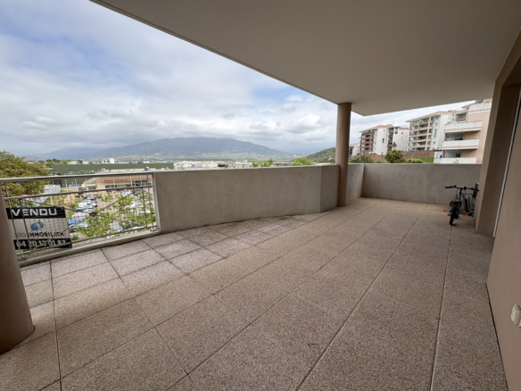 Vente F3 Sarrola balcon de 50m2