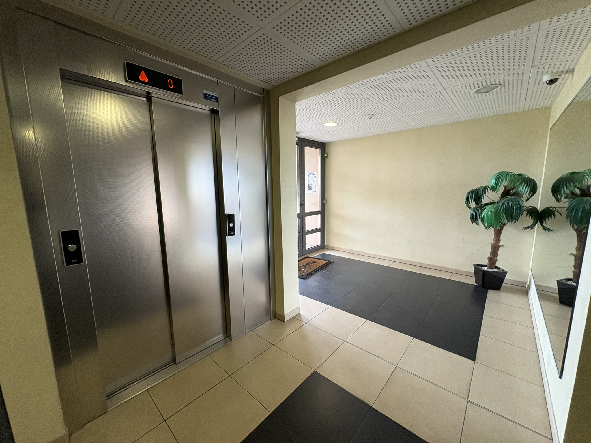 Vente F3 Sarrola balcon de 50m2
