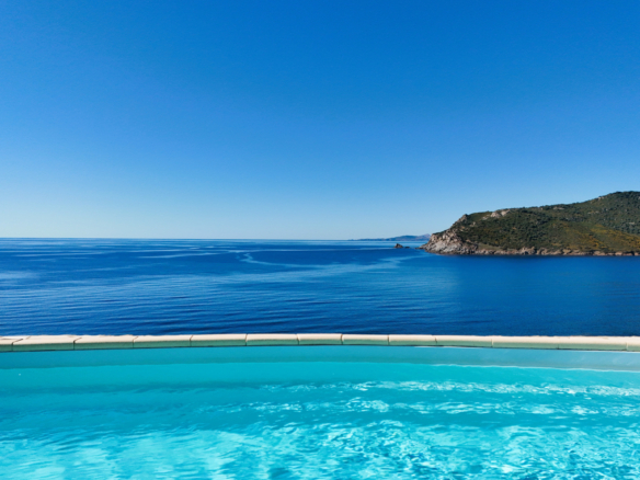 Deux villas vue mer à vendre à Villanova, proche plage – STG Immobilier