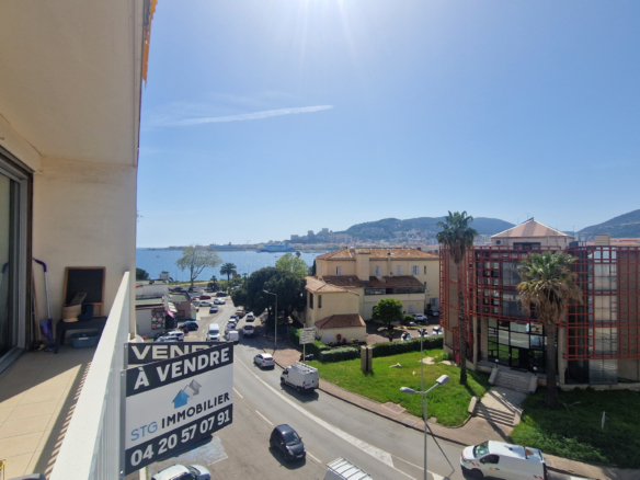 Appartement F2 à vendre à Ajaccio, entrée de ville, avec terrasse – STG Immobilier