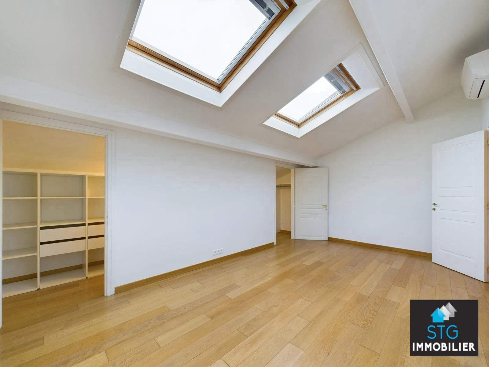 photo_e93137ab2e77ca7e53f5c215042e8b1c-119154-0.jpg duplex sanguinaires vue mer
