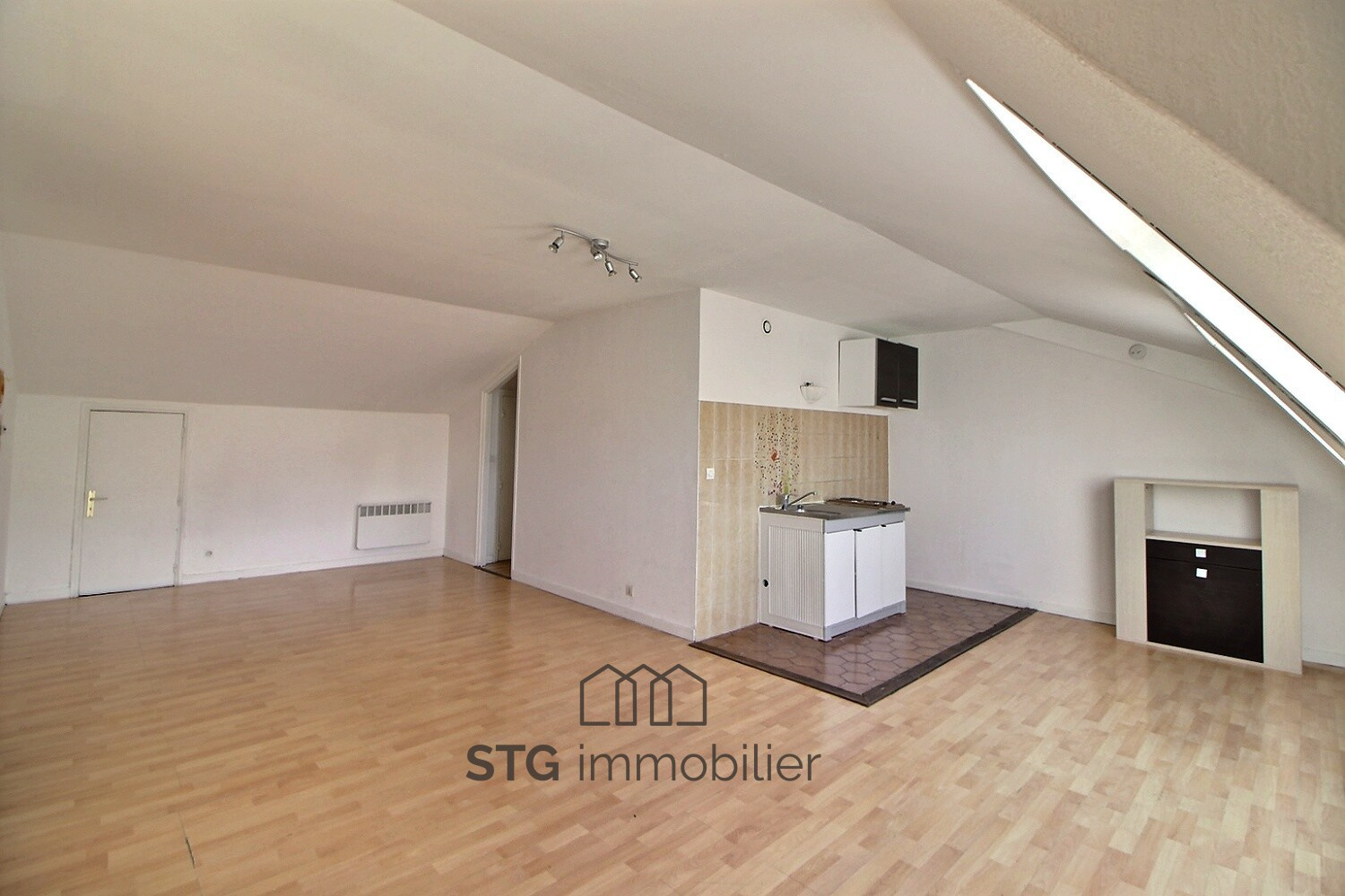 Studio à Ajaccio, hyper-centre, à vendre – photo 3 – STG Immobilier