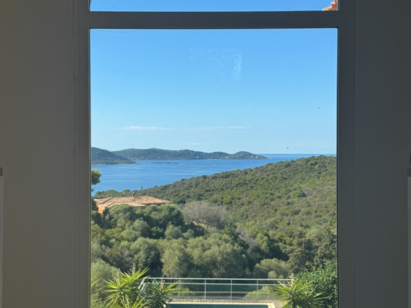 Villa d'architecte de 265 m² à vendre à Pietrosella – STG Immobilier