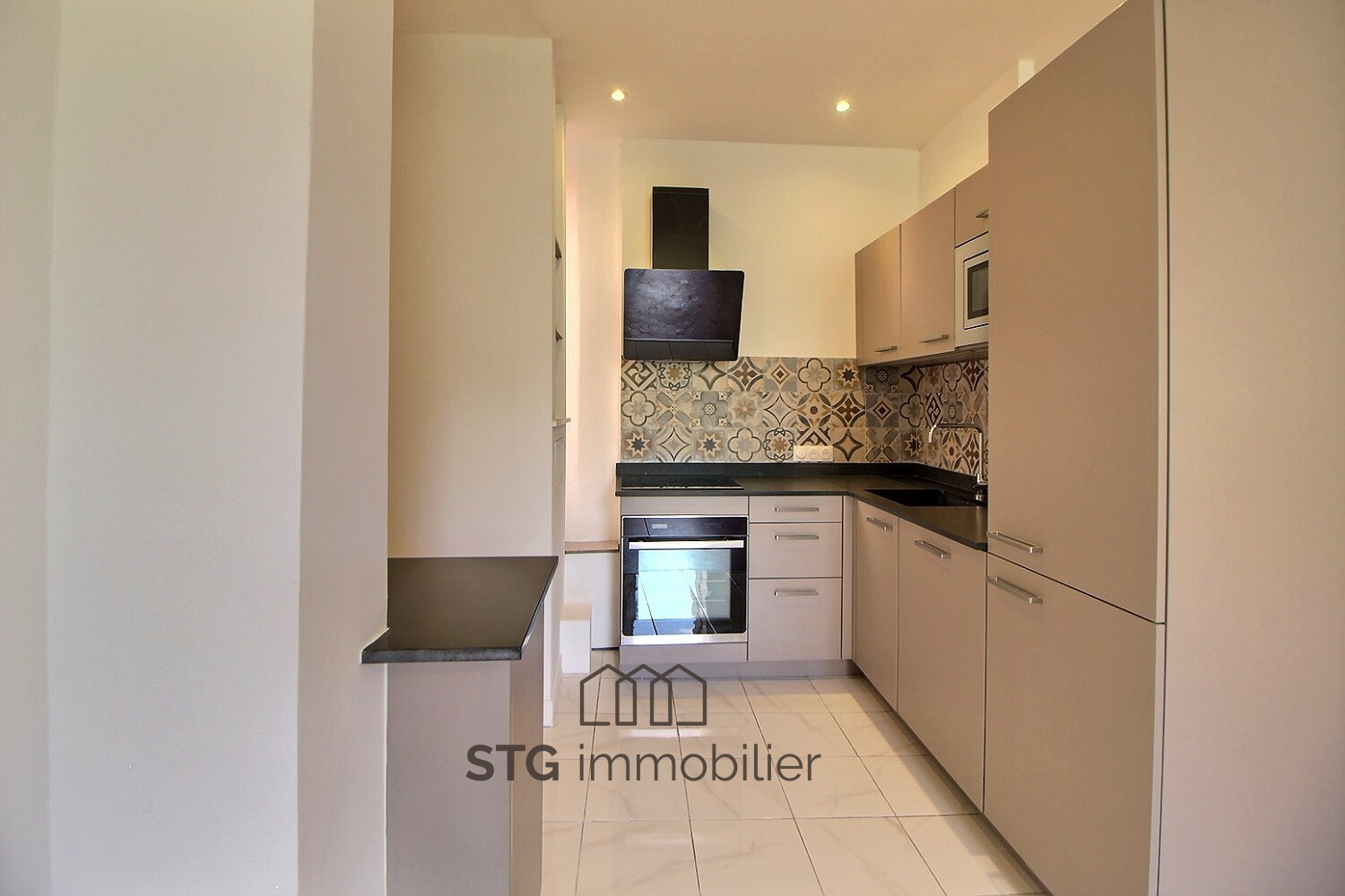 Appartement F4 à Ajaccio (Cours Napoléon) à vendre – photo 3 – STG Immobilier