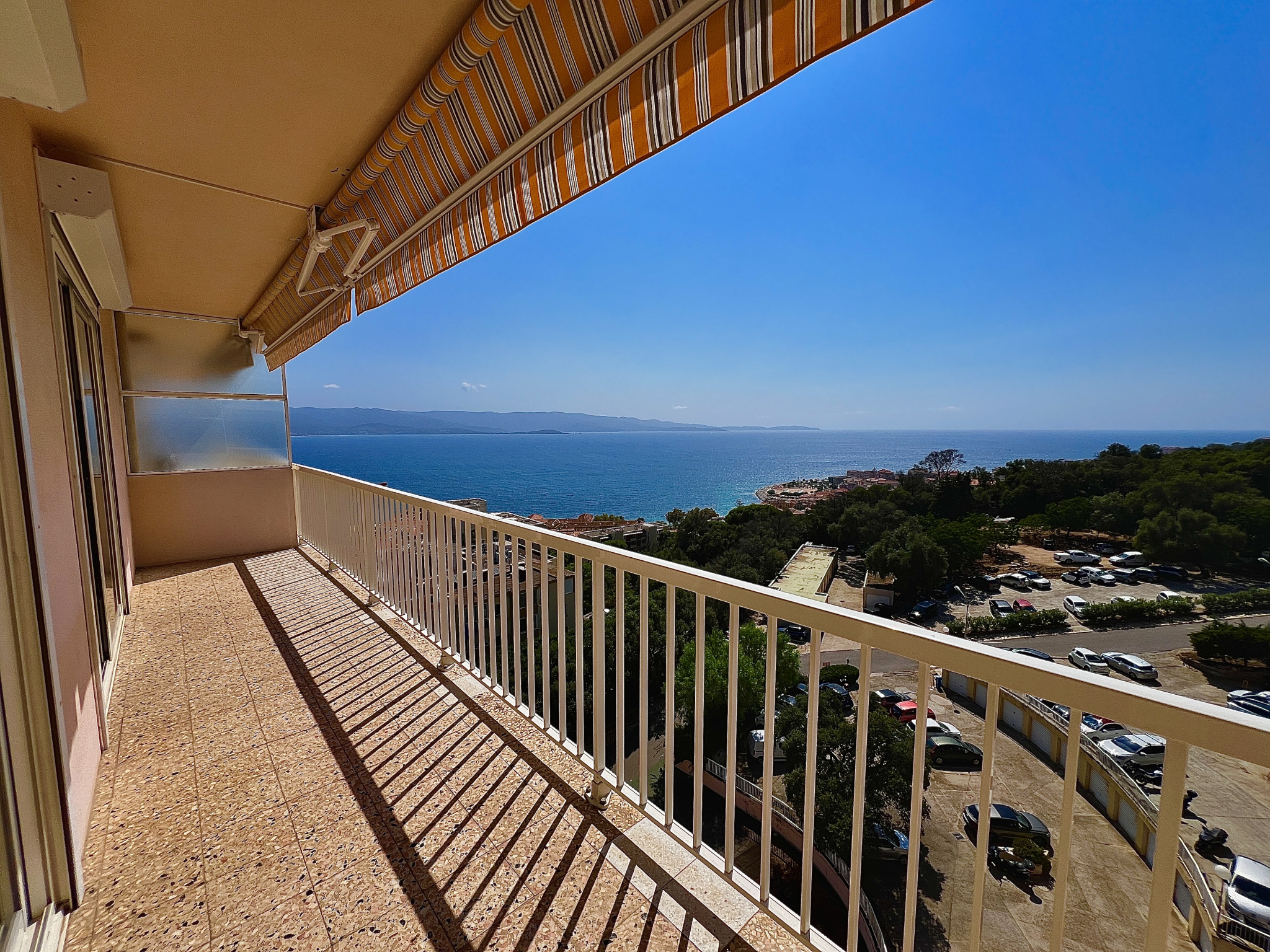 Vente appartement F2 Parc Belvédère vue mer