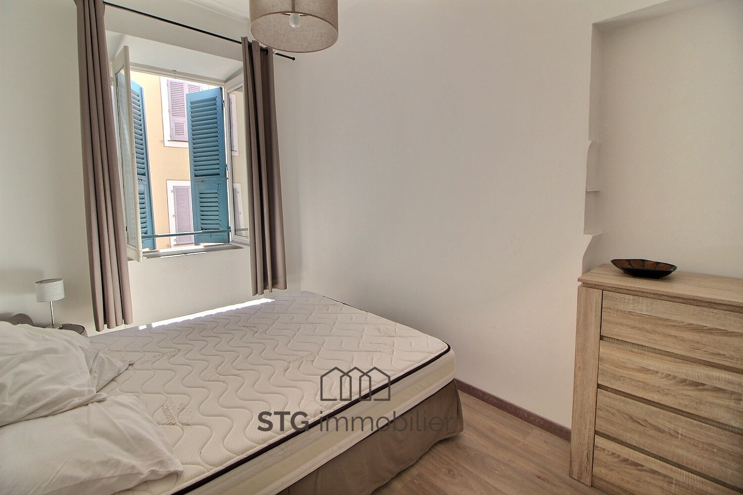 T3 meublé à louer Rue Fesch, Ajaccio – photo 3 – STG Immobilier